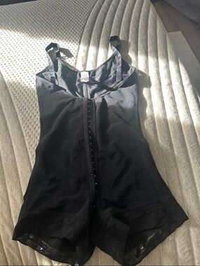 Colombian Shapewear faja. Worn once. From Colombia. Extra compression.